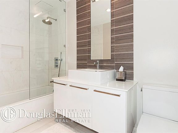 5th image of 133 W 22nd St APT 7B