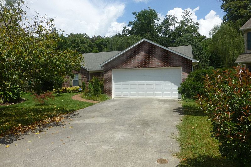 2nd image of 6333 Beehive Ln