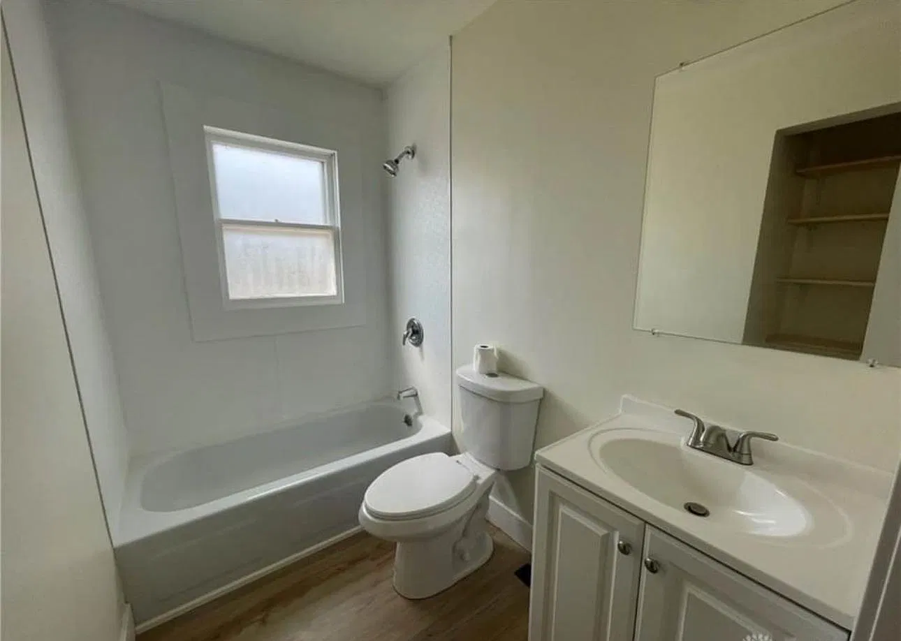 2 bed, 900 sqft, $1,100 — Photo 4