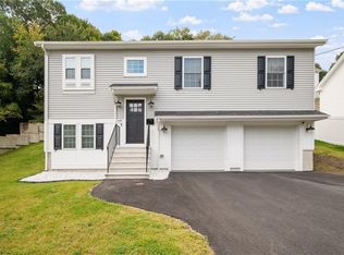 647 Bernon St, Woonsocket, RI 02895