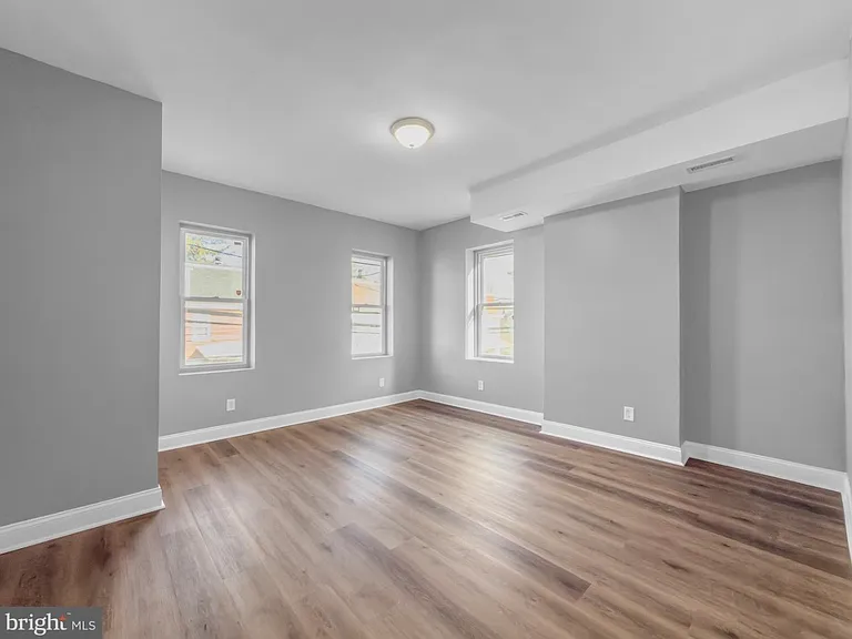 302 Jones Ave #1B — Photo 9