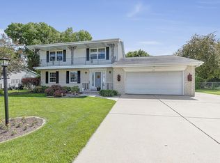 618 Broadview Dr, Green Bay, WI 54301