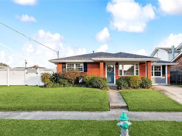 2113 Pelitere Dr, Chalmette, LA 70043