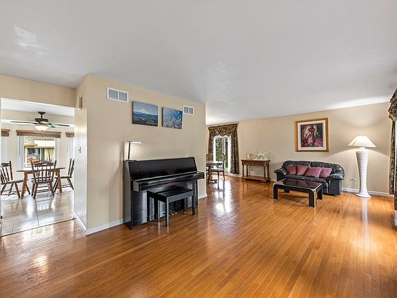 4th image of 6801 Saratoga Ave