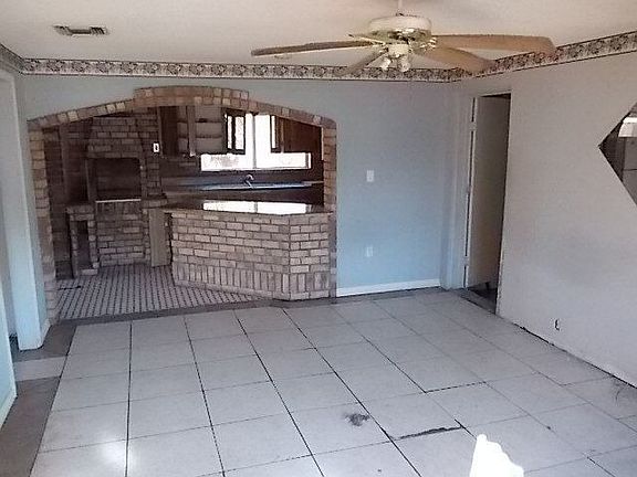 3rd image of 1231 Bender Ave