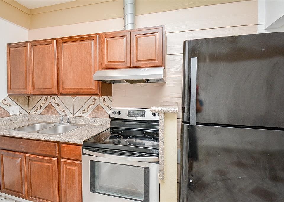 1st image of 5431 Tiffany Dr #2
