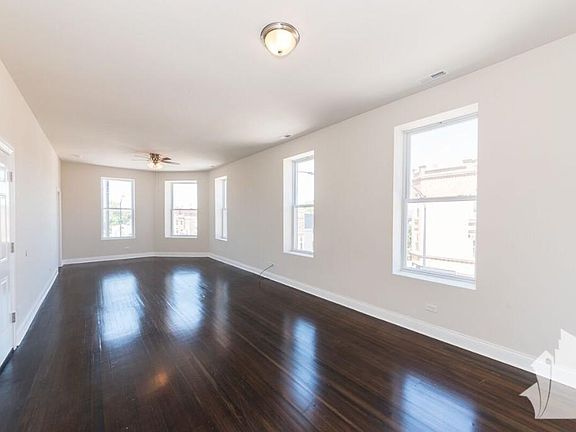 3rd image of 959 N Western Ave #2JC