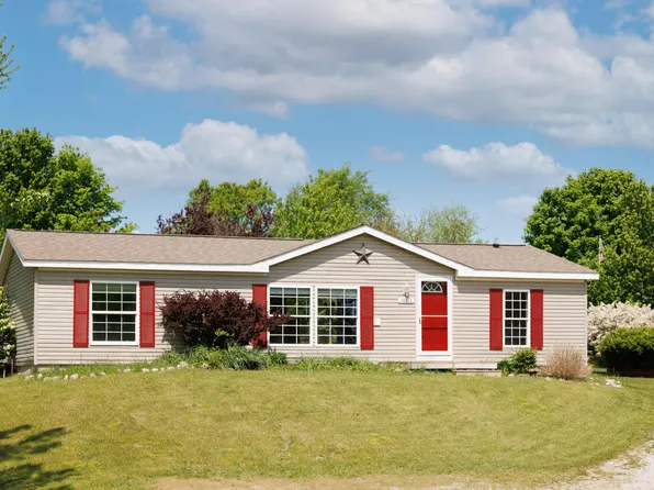 10810 S Orchard Way, Traverse City, MI 49684