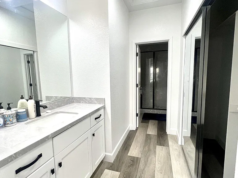 472 Halcyon Pl — Photo 32