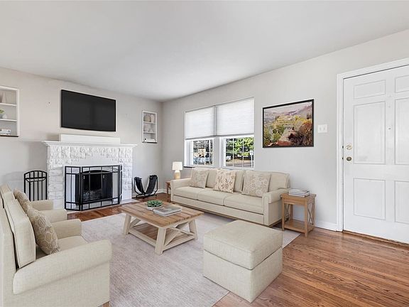 3rd image of 502 Larkhill Ct
