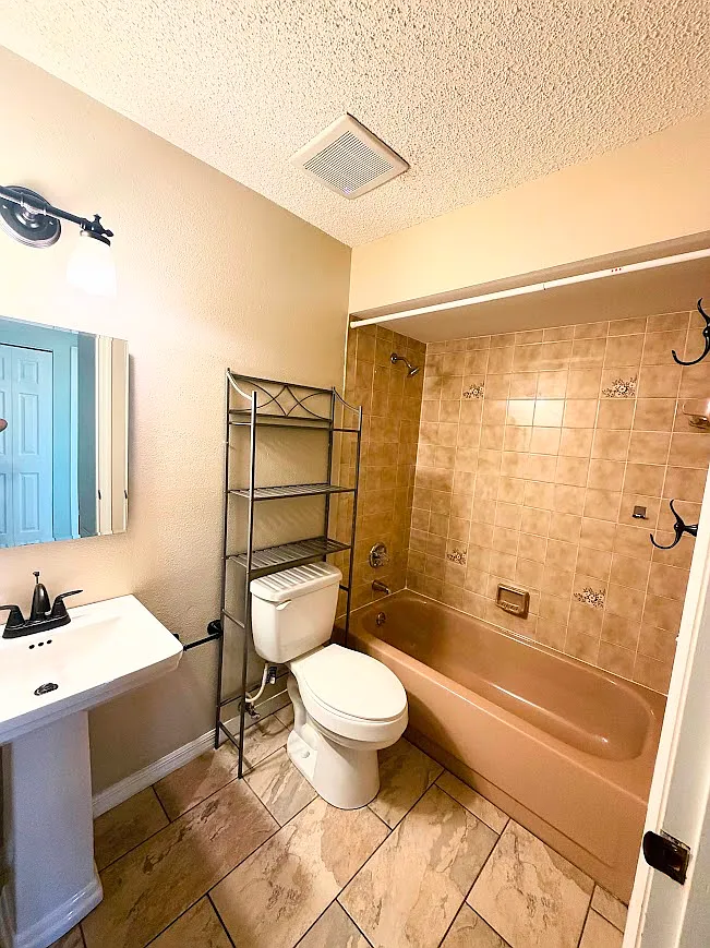 3 bed, 1204 sqft, $1,600 — Photo 2