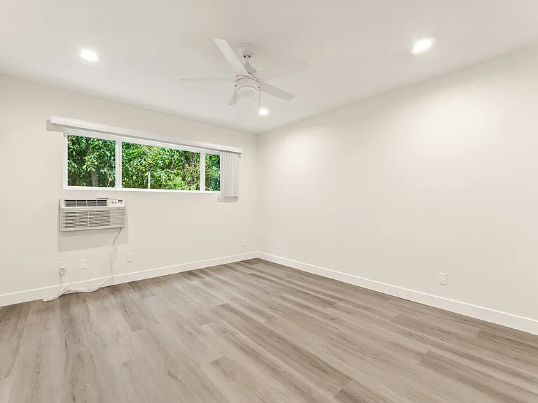 5409 Radford Ave #12 — Photo 22