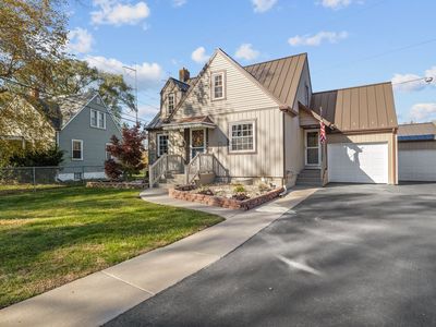 2119 N Delaware Pkwy, Munster, IN, 46321