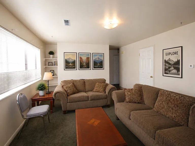 855 E 700 N #1-B — Photo 1