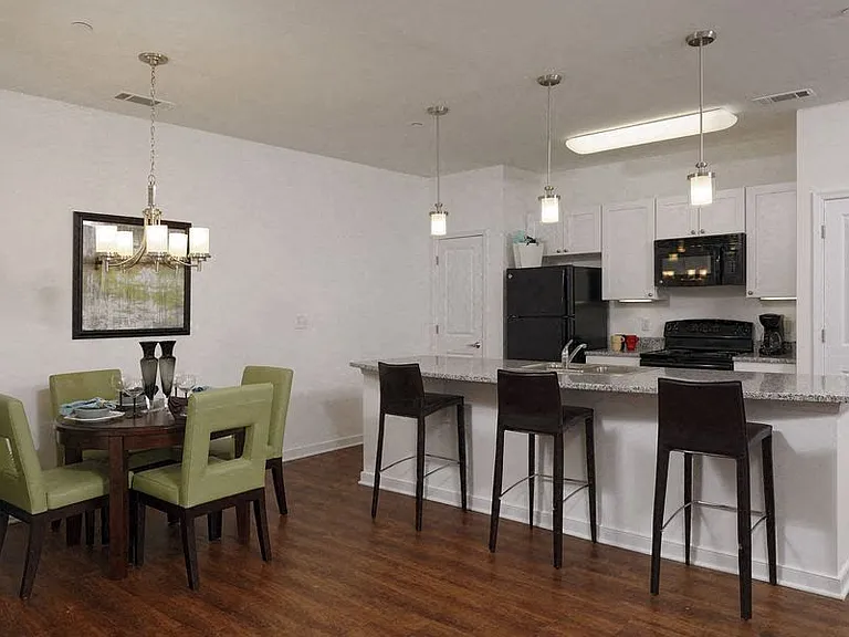 Orchard Park — Photo 16