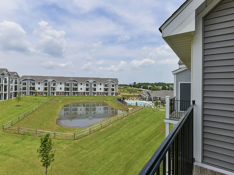 Dodson Pointe Apartment Homes — Photo 21