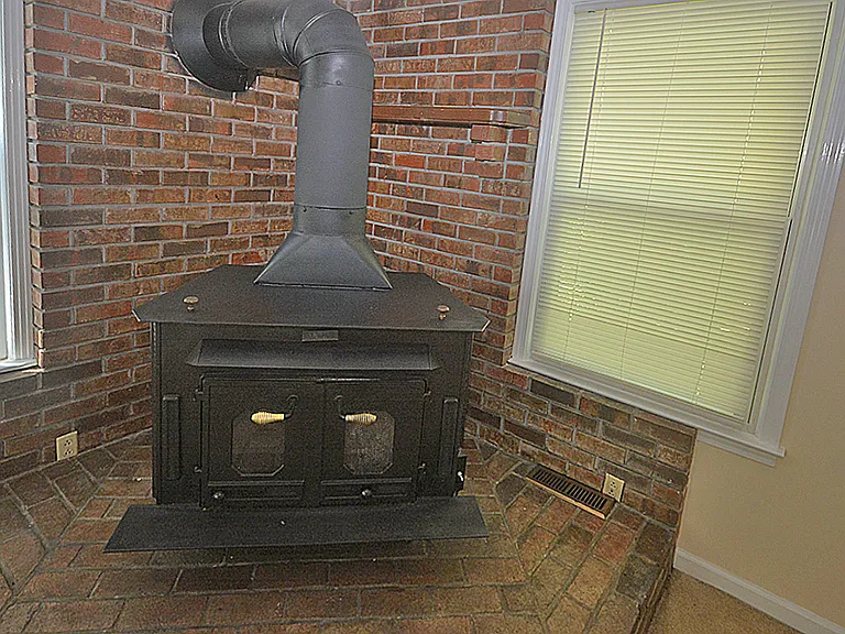4544 Xavier Dr — Photo 14