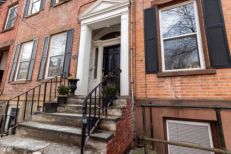 3rd image of 94 Chestnut Street