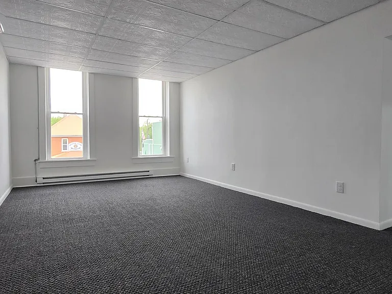 214 E Main St #A — Photo 2