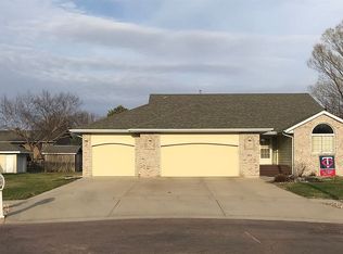 304 W Parkview Ct, Brandon, SD 57005