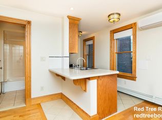 29 Phillips St APT 3A, Boston, MA 02114