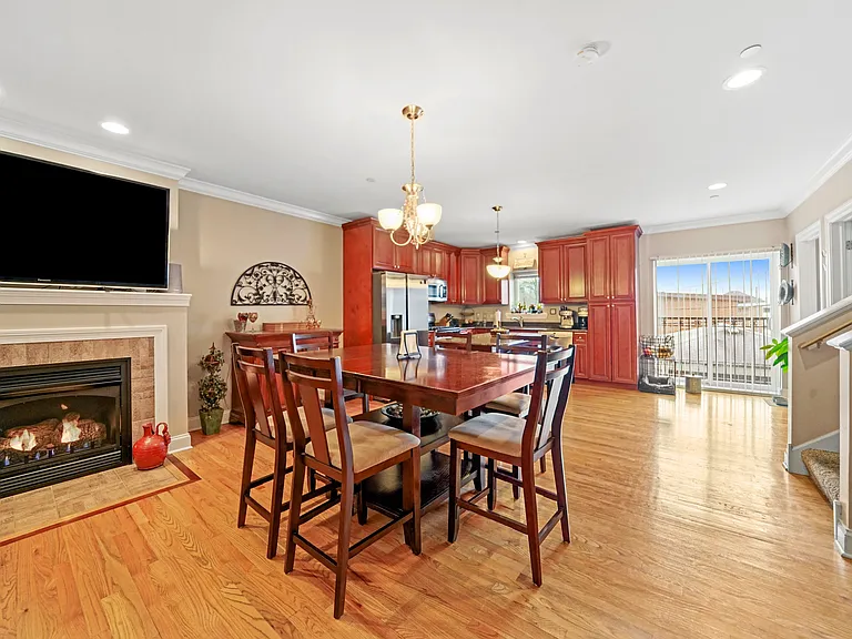 3930 Wehrman Ave — Photo 6