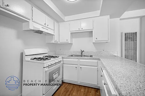 1010 Lagoon Ave. Photo 1