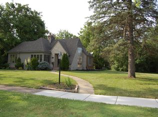 127 Beverly Pl, Munster, IN 46321