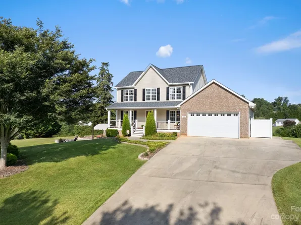 88 Double Brook Dr, Weaverville, NC 28787