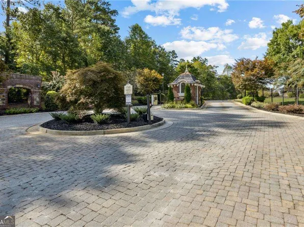 1194 Pinnacle Dr, Hoschton, GA 30548