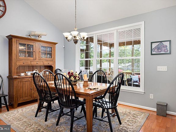 3rd image of 1346 Alma Gaynelle Dr