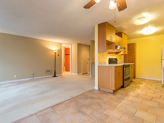 3rd image of 6000 Canterbury Dr Unit D316