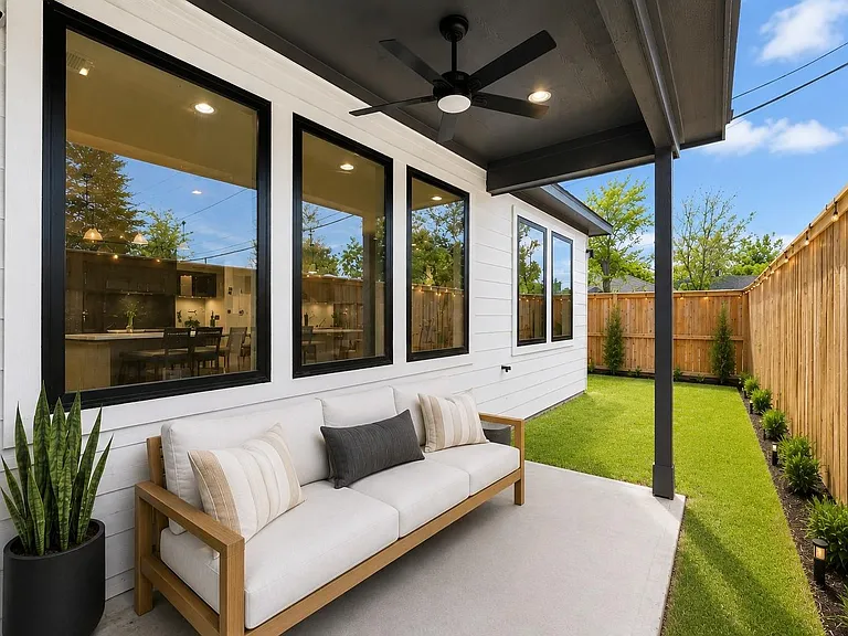 3613 Gano St — Photo 32