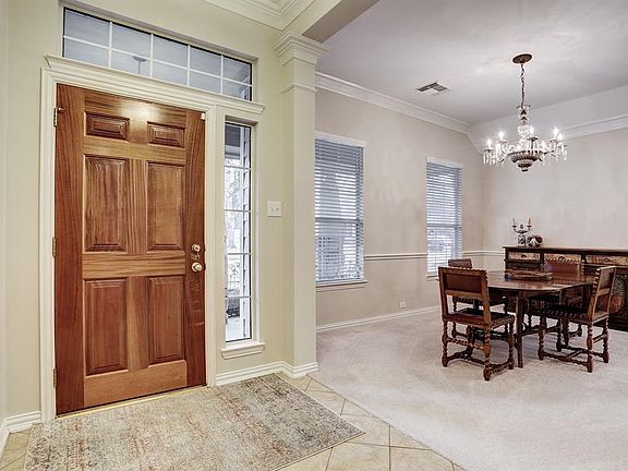 5th image of 22715 Abbutsford Ln