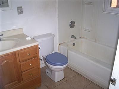 3rd image of 2515 33rd Ave