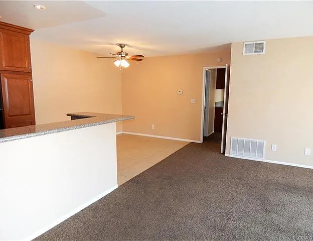 3 bed, 1088 sqft, $3,295 — Photo 2