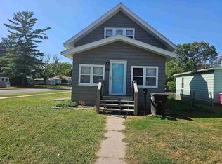 824 3rd St, Columbus Junction, IA 52738