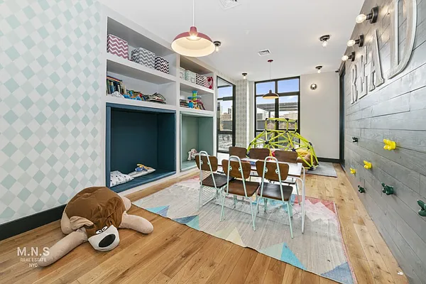 Rented by MNS | media 73