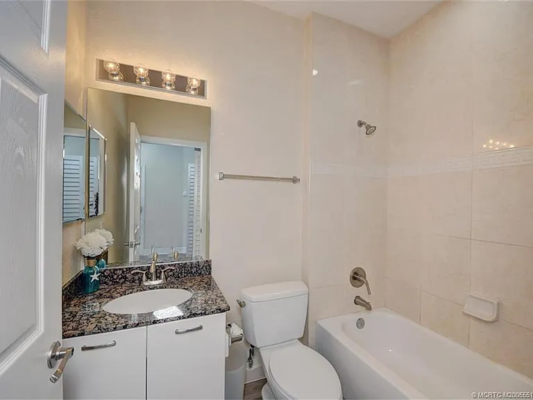 44 SE Sedona Cir #201 — Photo 32