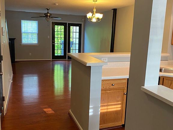 2nd image of 1122 Oak Blossom Way
