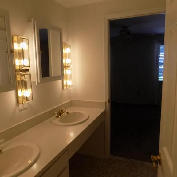 702 Towne Center Dr — Photo 38