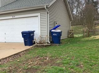 839 Oakmoor Dr, Fenton, MO 63026