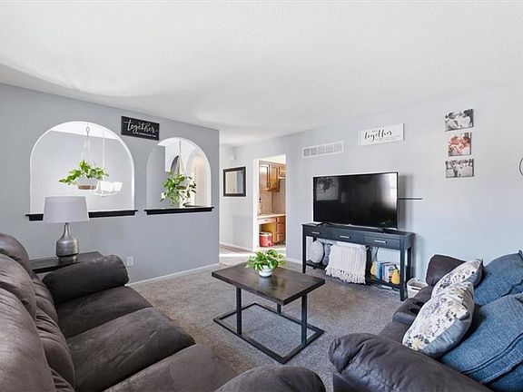 4th image of 216 S Shrank Ave