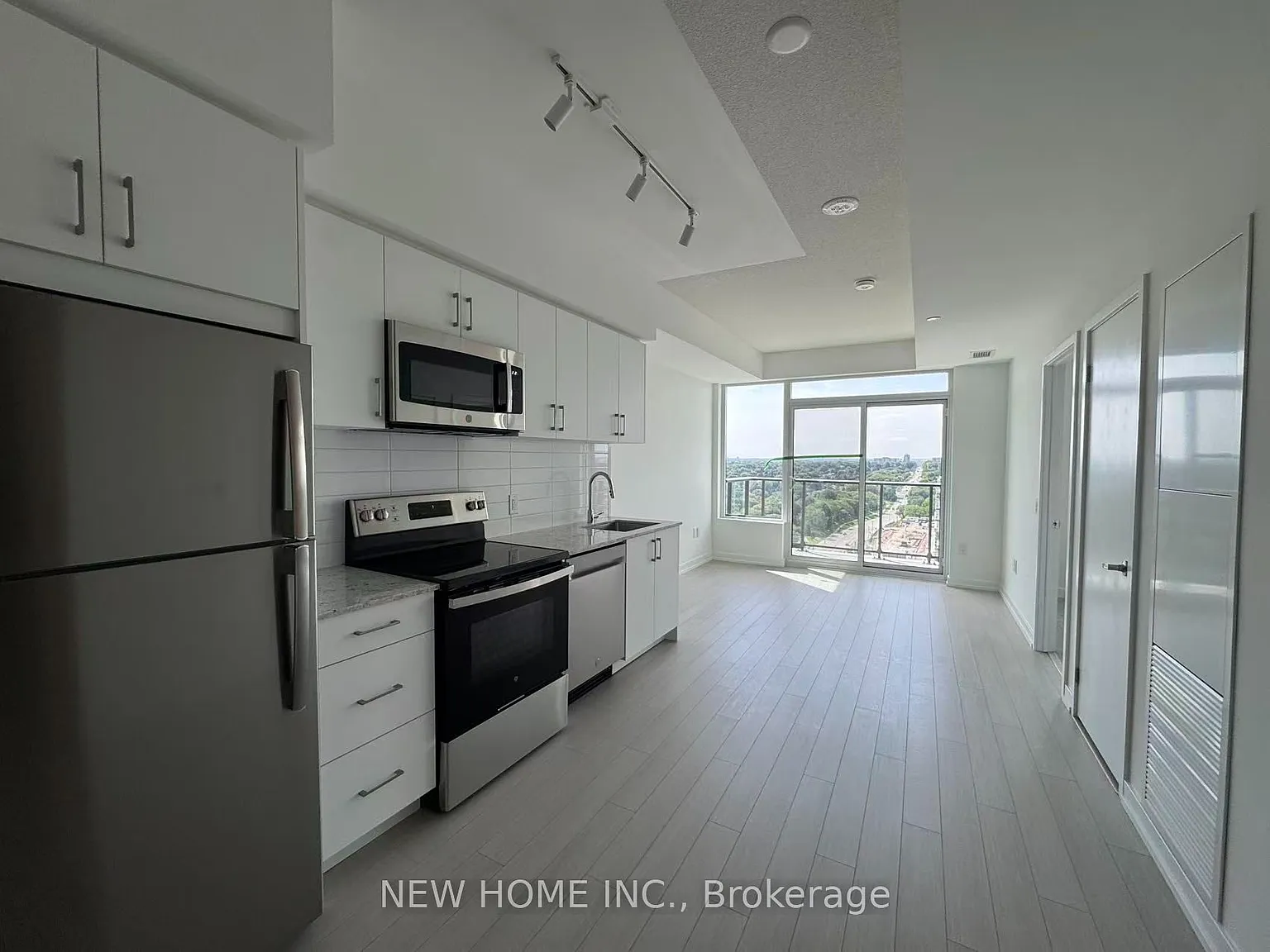 2 bed, $2,200 — Photo 4