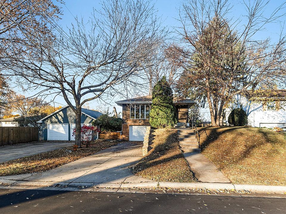 1st image of 981 Felix St