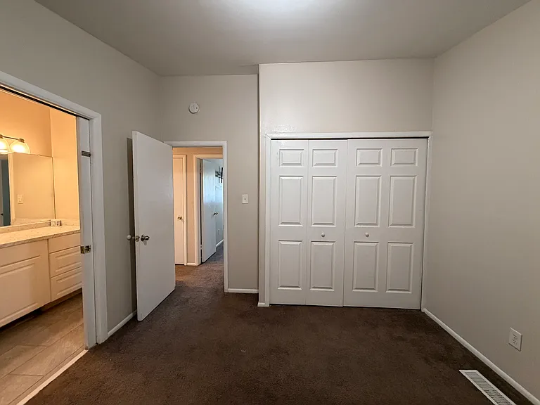 29609 Everett St — Photo 7