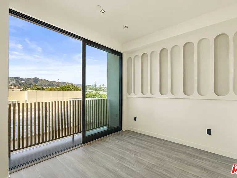 1021 N Ogden Dr #Penthouse 5 — Photo 18