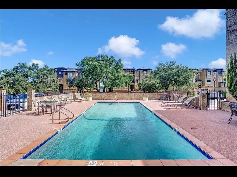 3431 N Hills Dr #121 — Photo 16