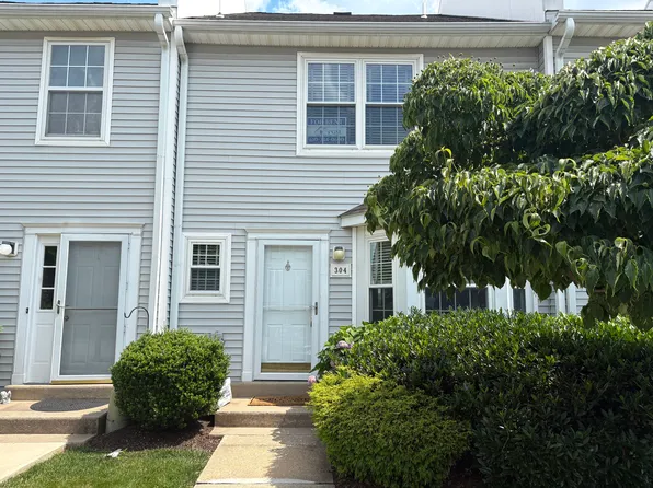 304 Huntington Ct #62, West Chester, PA 19380
