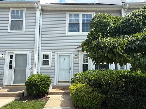 304 Huntington Ct #62 Photo 1